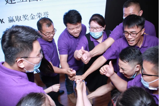冠牛新品首秀 | 遇見香鉑后，其他衣柜都成了前任